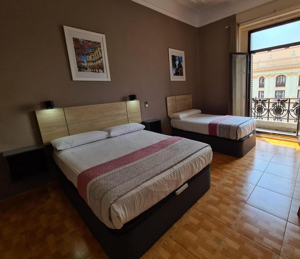 Hostal Miami Мадрид Екстериор снимка