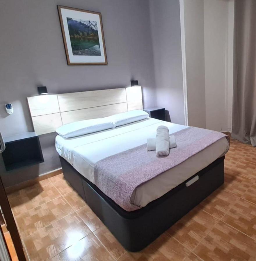 Hostal Miami Мадрид Екстериор снимка