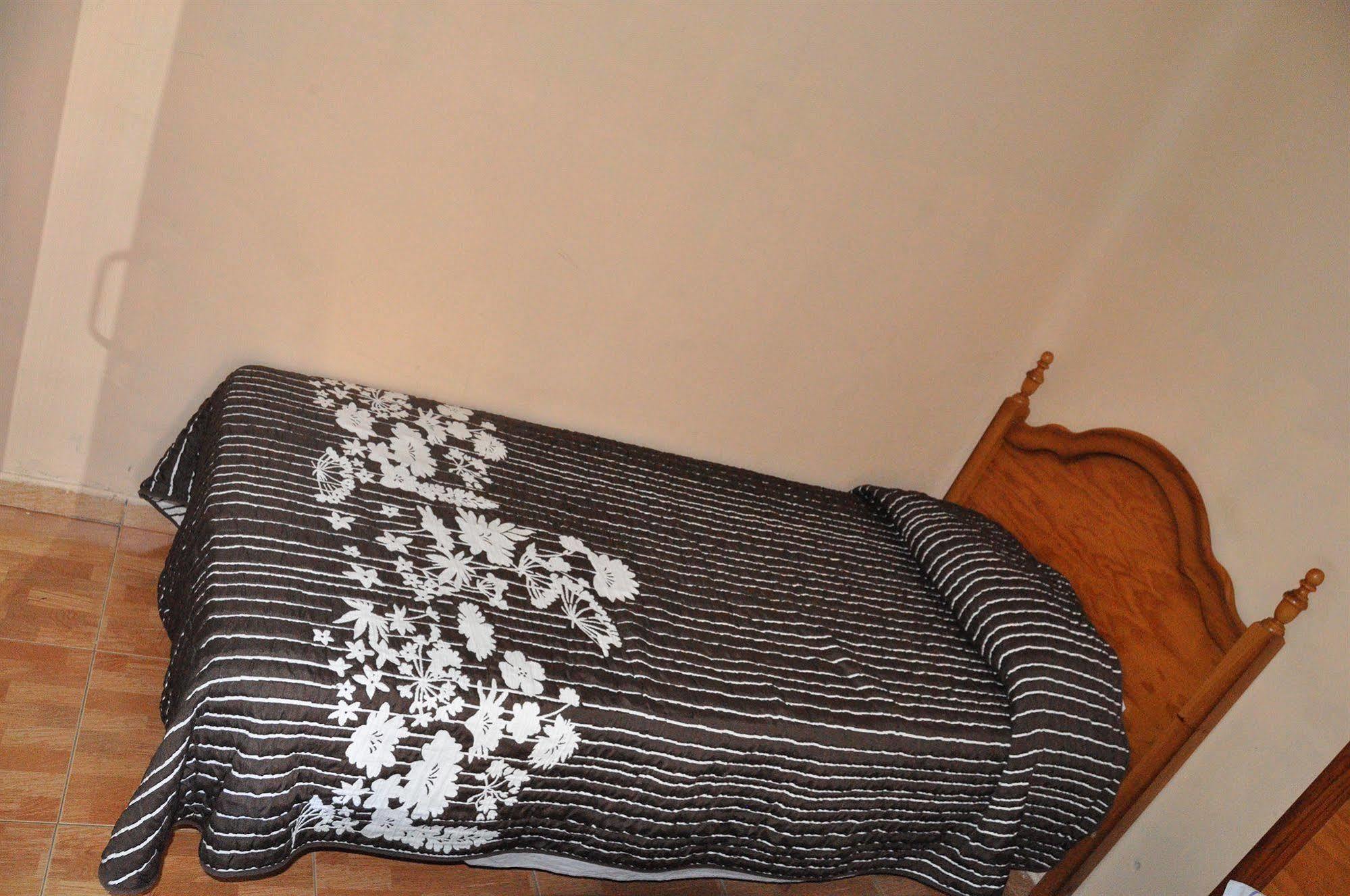 Hostal Miami Мадрид Екстериор снимка